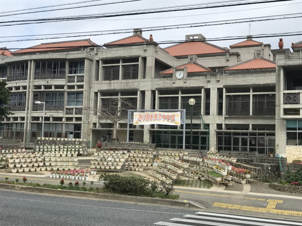 学校：浦添中学校