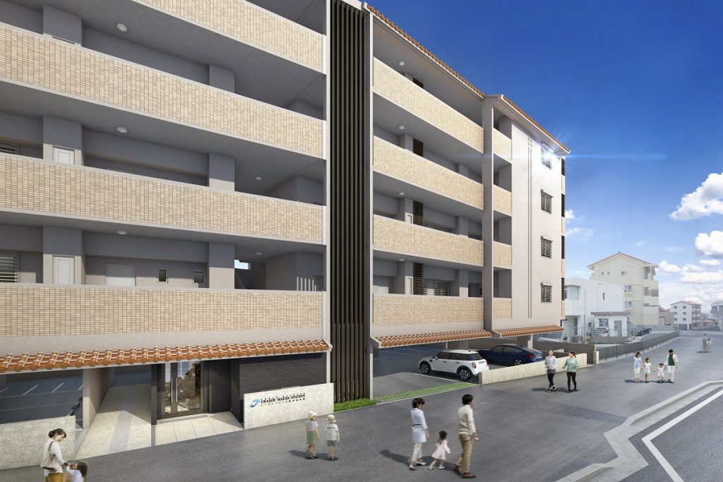 02_浦添前田_エントランス_人有り2